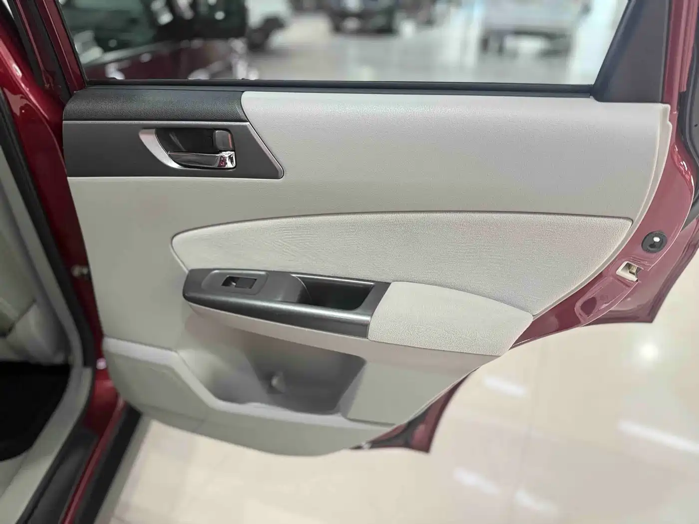 Subaru Forester 2011 2.5XS Automatic Luxury Edition фото 24