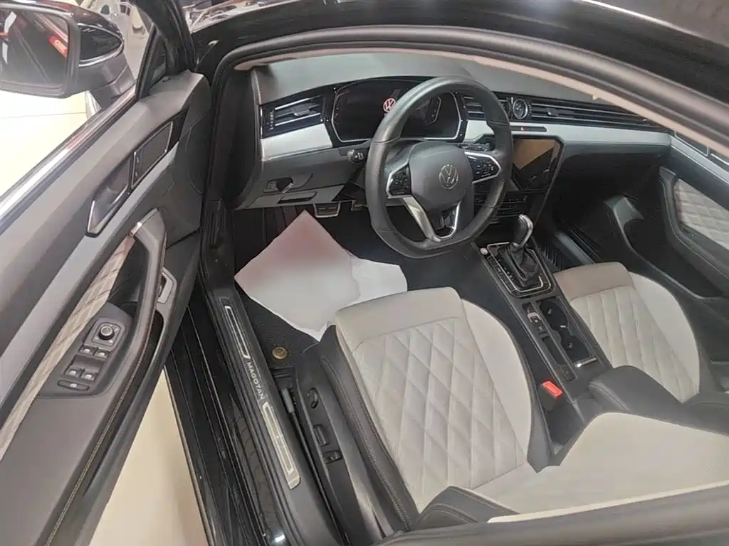 Volkswagen Magotan 2023 Model 2 Million Commemorative Edition 330TSI DSG Luxury фото 16