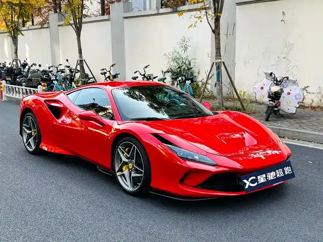 Ferrari F8 Tributo 3.9T V8