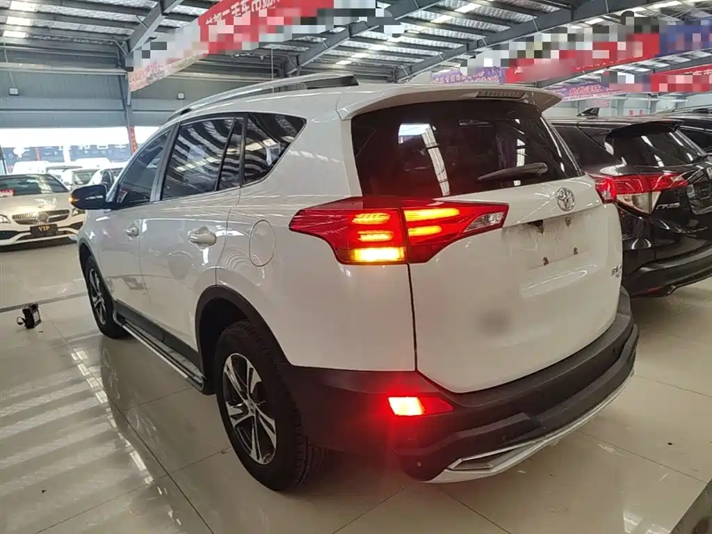 Toyota RAV4 Rongfang 2015 2.0L CVT 2WD Trend Edition фото 23