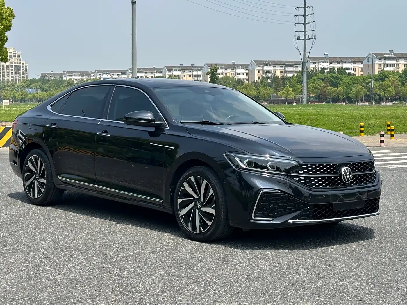 Volkswagen Passat 2022 330TSI Starry Sky Premium Edition фото 3