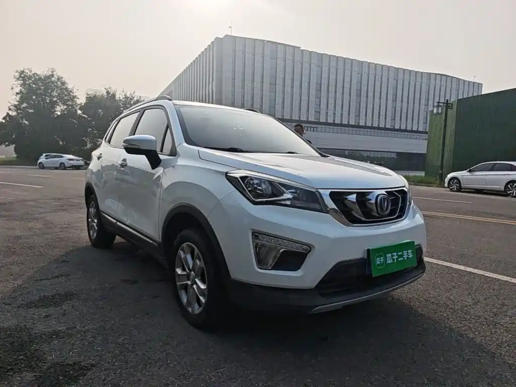 Фото 4 - Changan CS15
