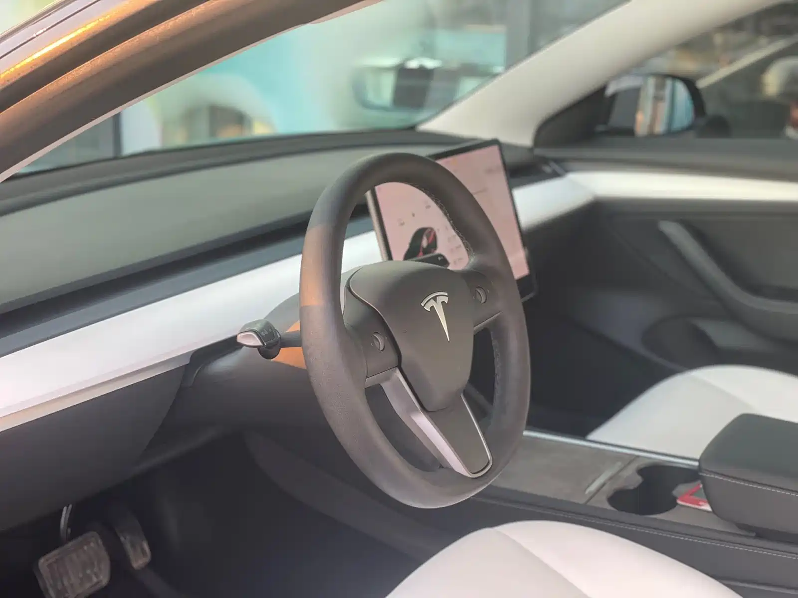 Фото 8 - Tesla Model 3