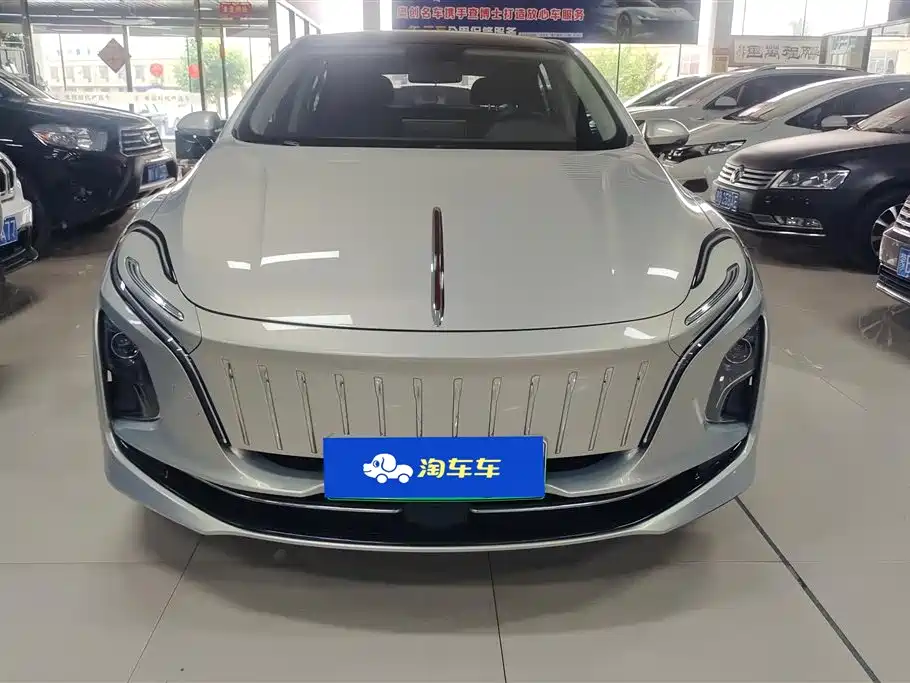 Hongqi E-QM5 2022 431km Charging Enjoyment Edition фото 2
