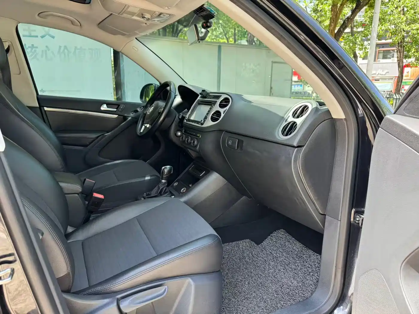 Volkswagen Tiguan 2015 1.8TSI Auto 4WD Style Vision Edition фото 4