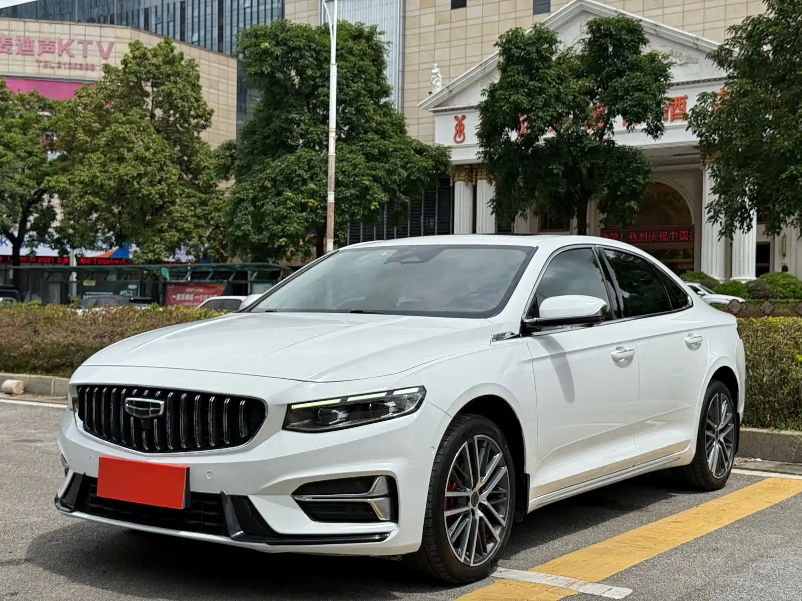 Фото 1 - Geely Preface