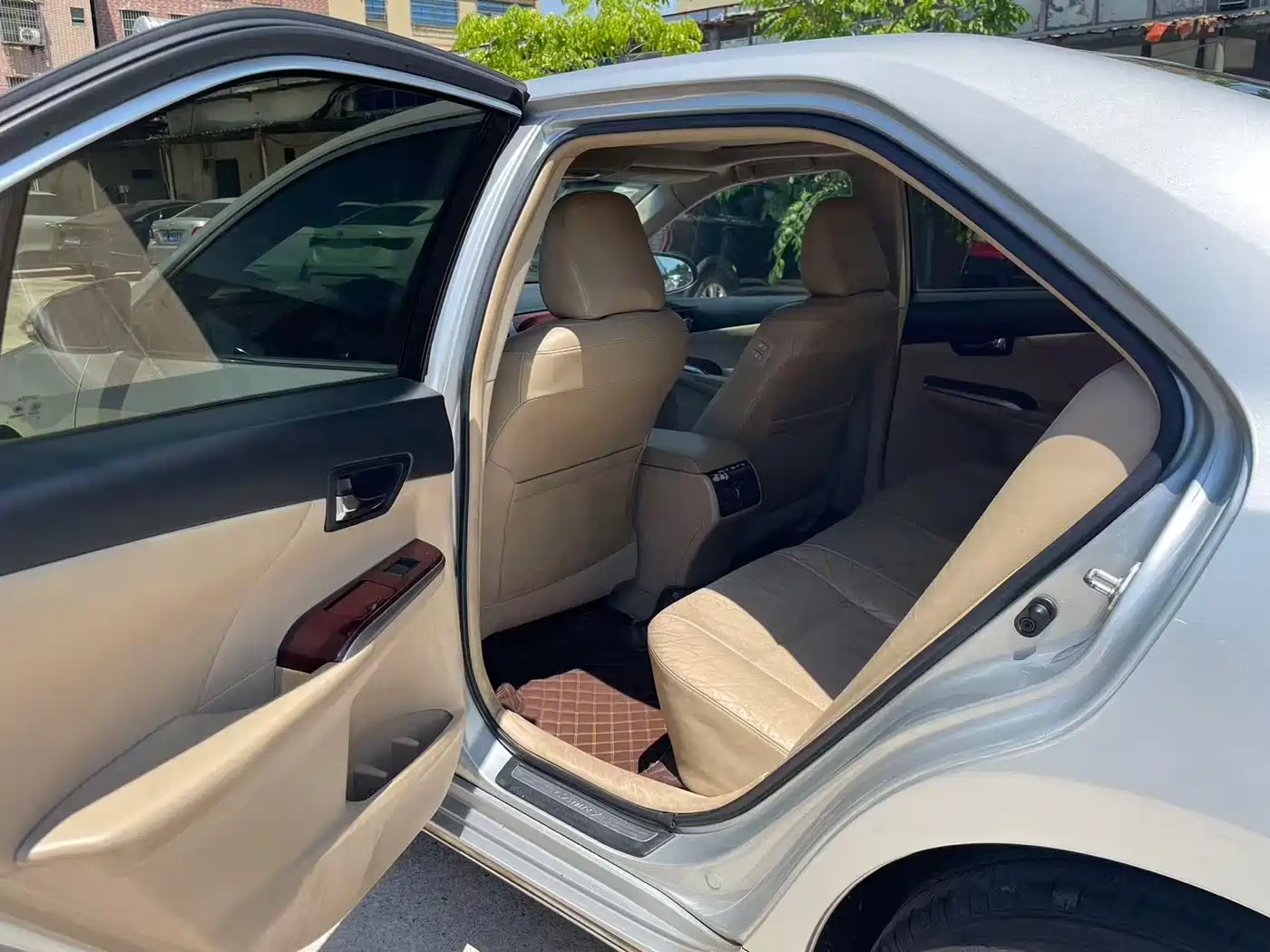 Photo 4 - Toyota Camry