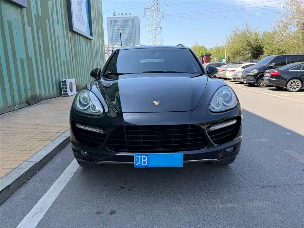 صورة 2 - Porsche Cayenne