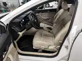 Фото 15 - Roewe 360
