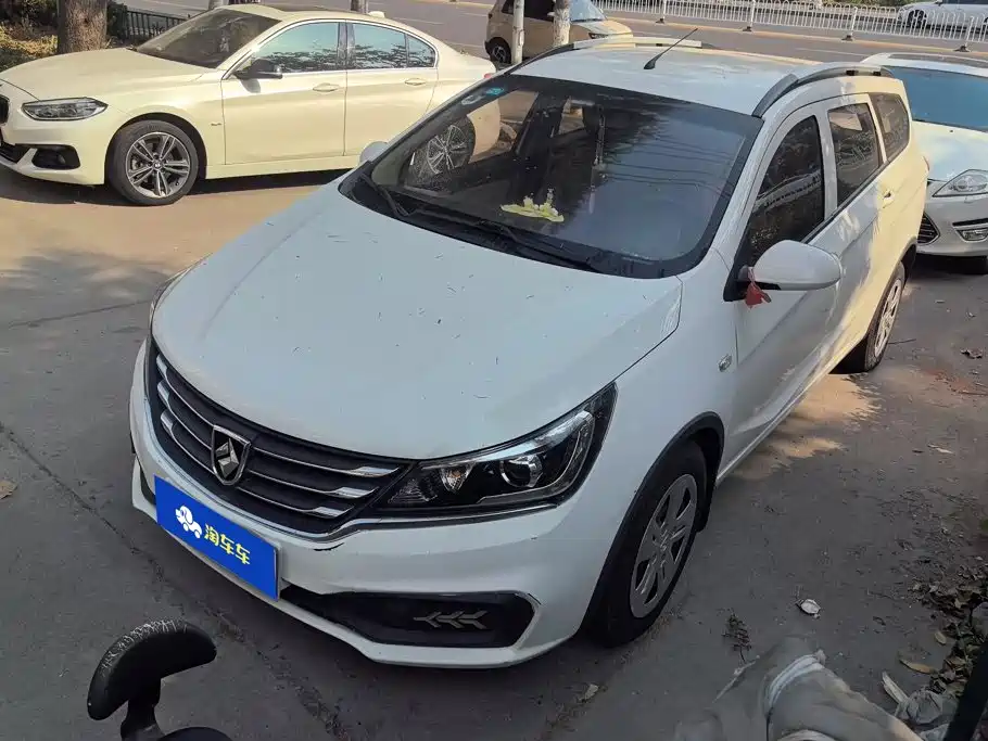 Фото 1 - Baojun 310W