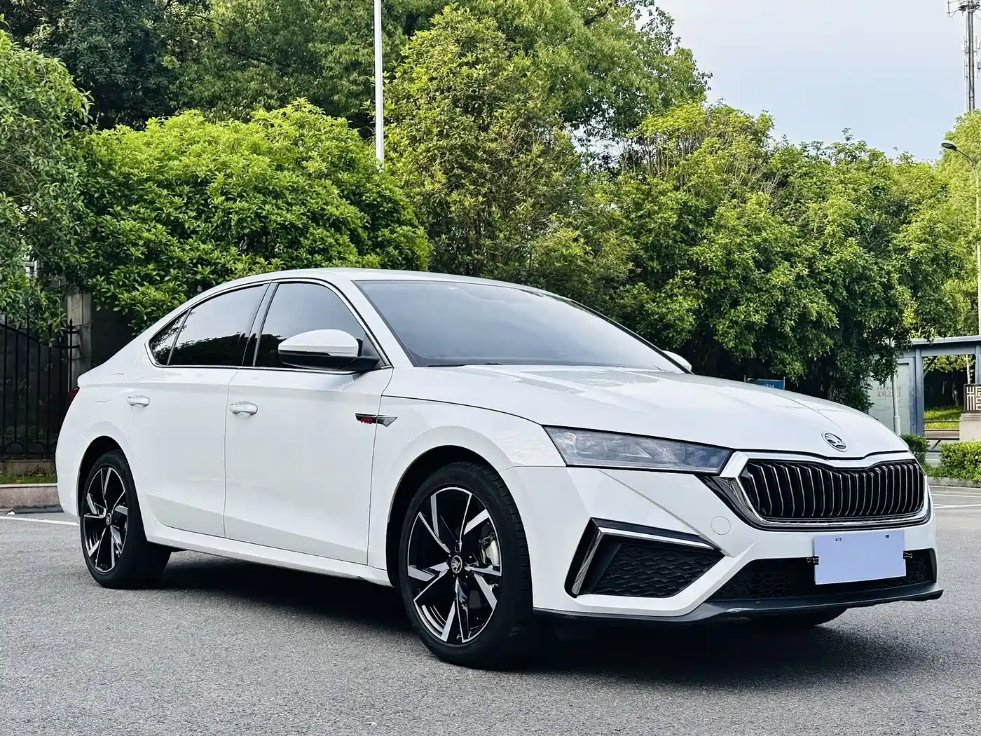 Škoda Octavia 2023 Facelift PRO TSI280 Premium Edition фото 3