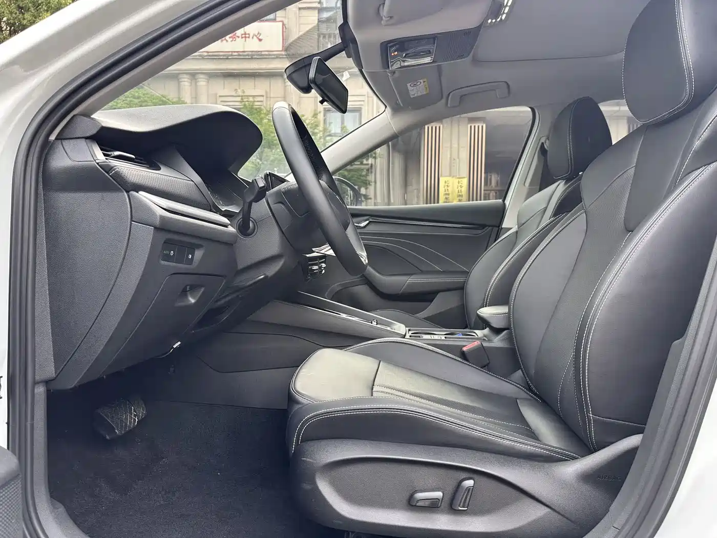 Škoda Octavia 2023 Facelift PRO TSI280 Premium Edition фото 4
