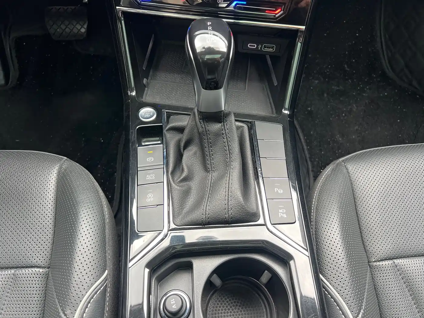 Volkswagen Passat 2023 330TSI Starlight Luxury Edition фото 12