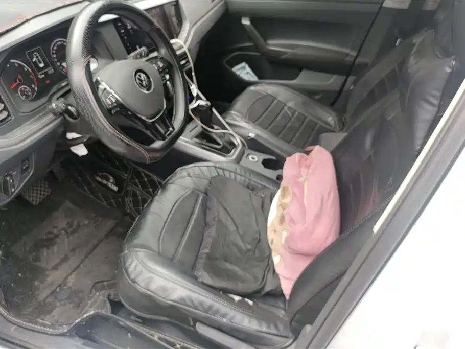 Volkswagen Polo 2021 Plus 1.5L Automatic Panorama Enjoyment Edition фото 9