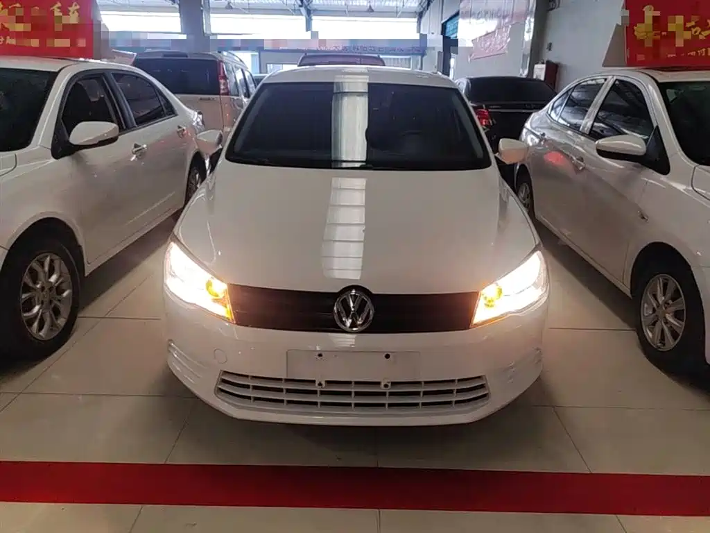 Volkswagen Jetta 2015 1.6L Manual Trend фото 3