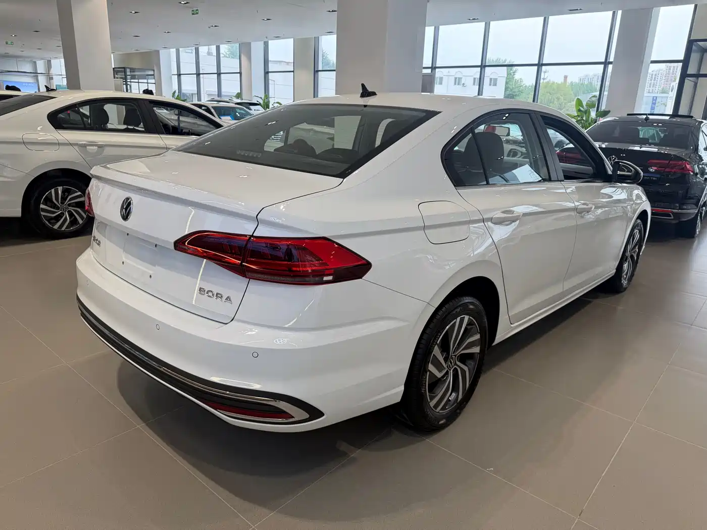 VOLKSWAGEN BORA