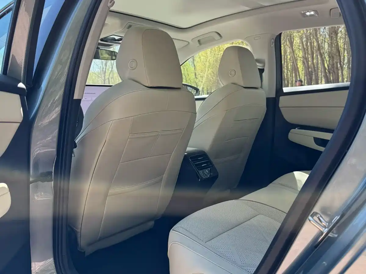 Volkswagen Sagitar 2025 300TSI DSG High-end Model фото 6
