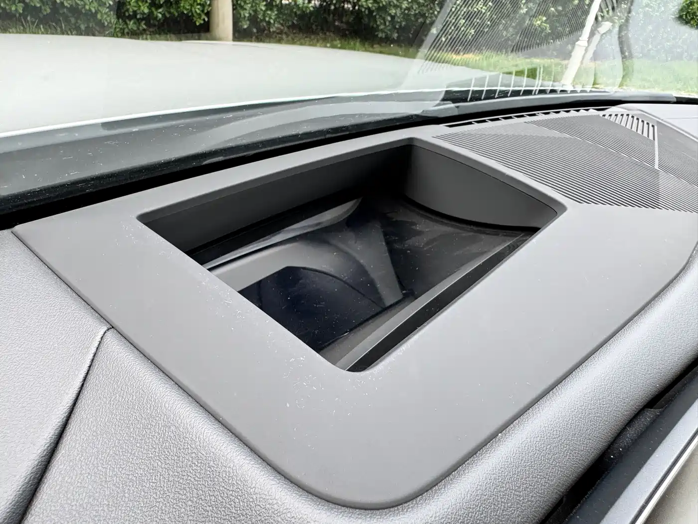 BMW 5 Series 2025 530Li Premium M Sport Package фото 10