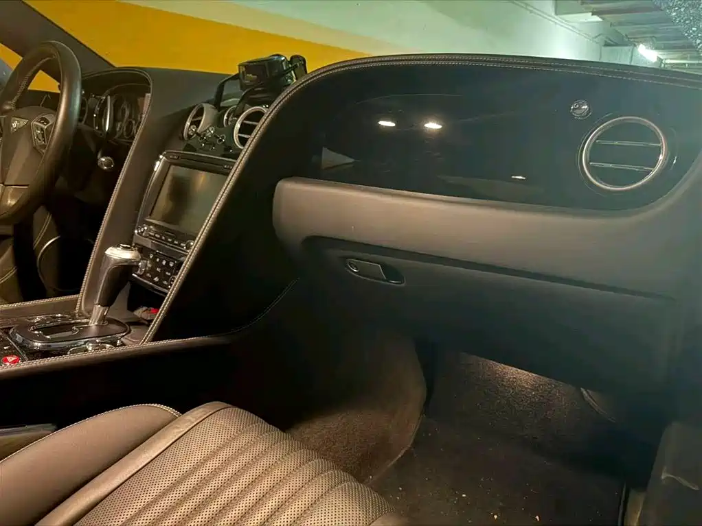 Фото 8 - Bentley Continental