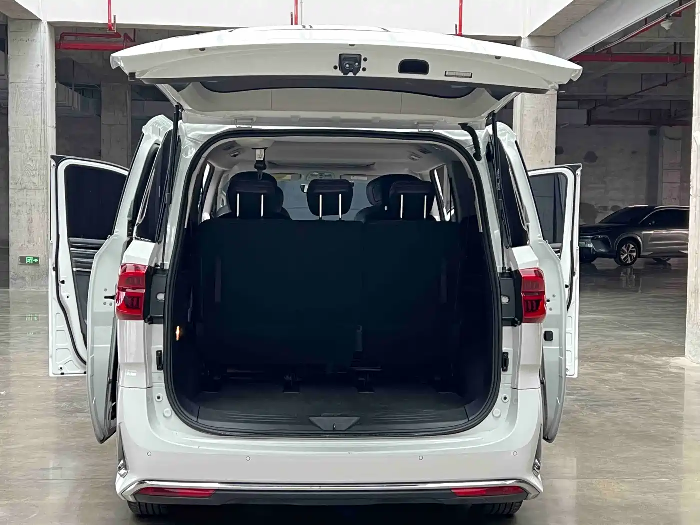 SAIC Maxus Maxus G20 2023 Facelift PLUS 2.0T Diesel Automatic Luxury Edition фото 4