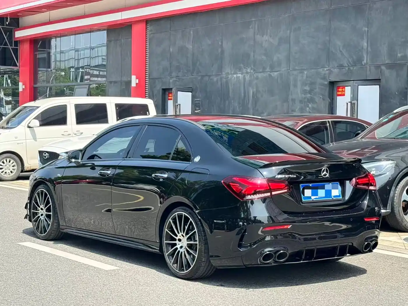 Mercedes-Benz A-Class AMG 2022 Model AMG A 35 L 4MATIC Blazing Night Special Edition фото 3