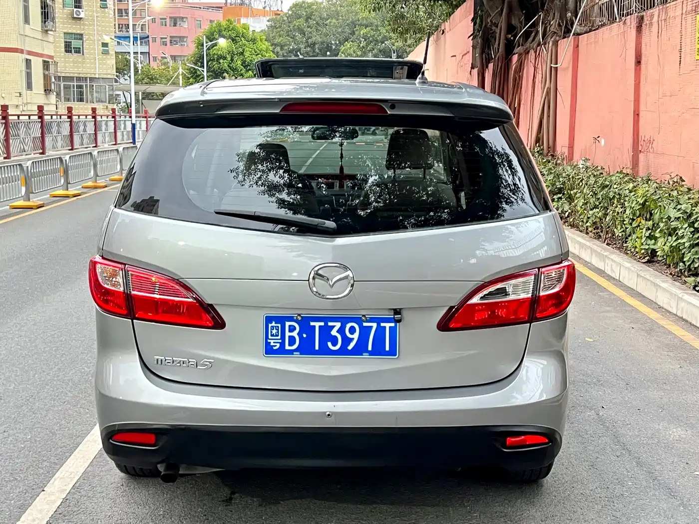 Mazda Mazda5 2011 2011 2.0L Automatic Luxury