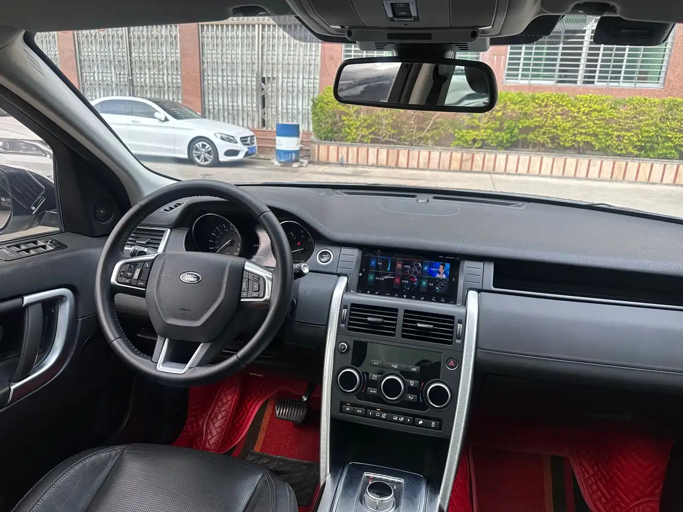Land Rover Discovery Sport 2016 2.0T SE фото 19