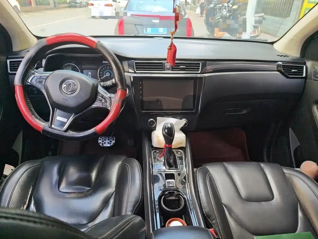 Dongfeng Fengguang Fengguang 580 2016 2016 Model 1.5T CVT Luxury Version