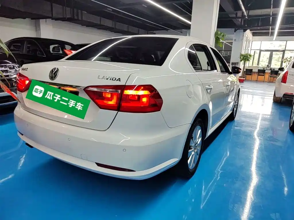 Volkswagen Lavida 2013 Facelift Classic 1.6L Automatic Comfort фото 7