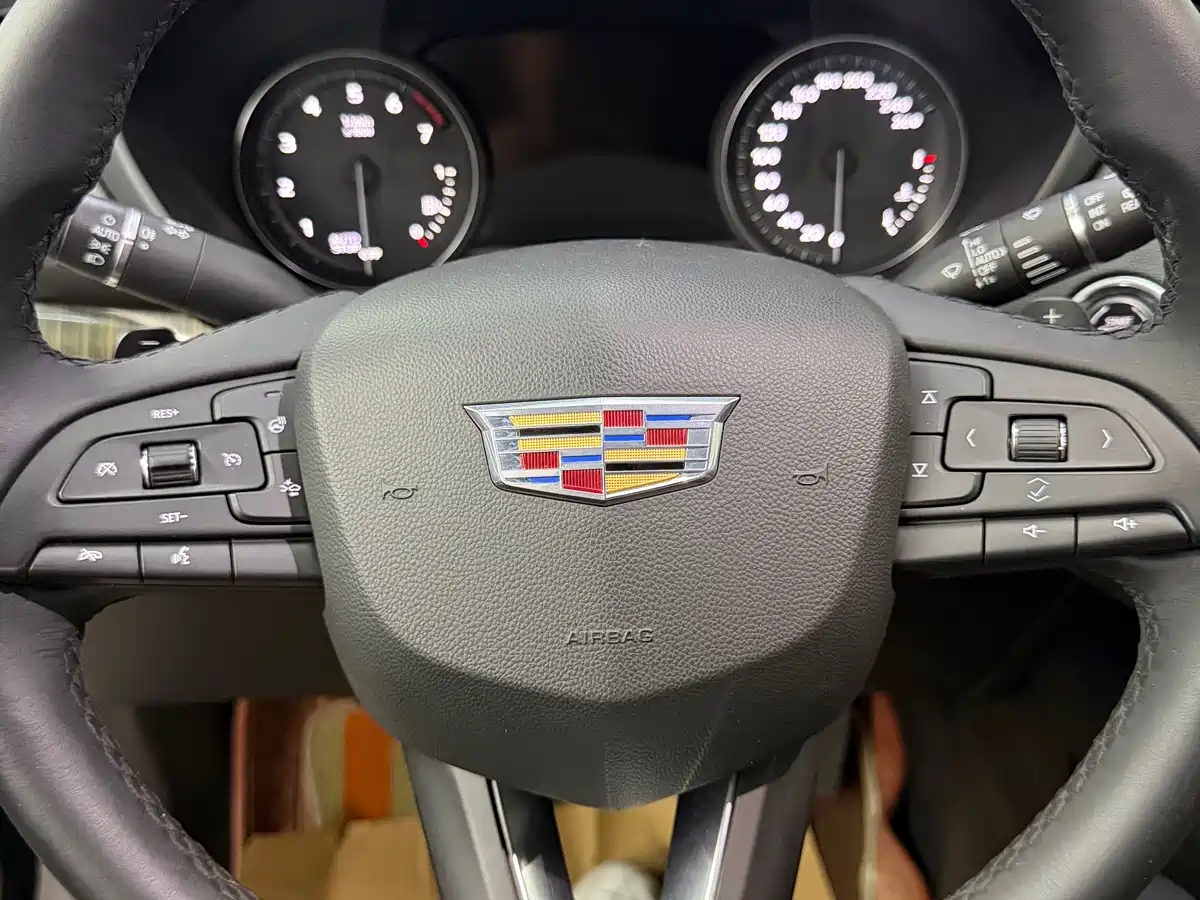 Cadillac XT4 2018 28T AWD Platinum Edition фото 14