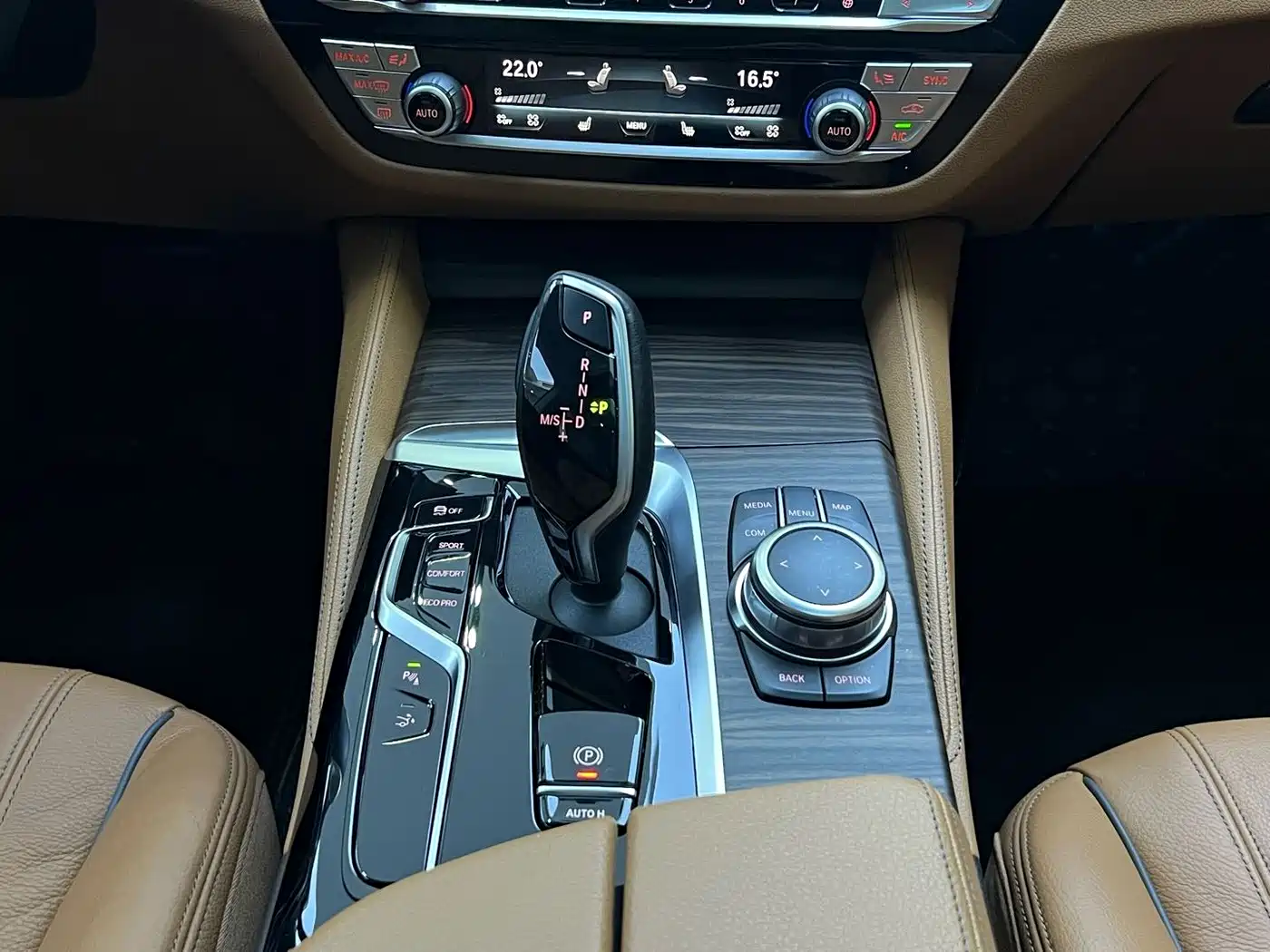 BMW 6 Series GT 2023 2022 Model 630i Luxury Design Package