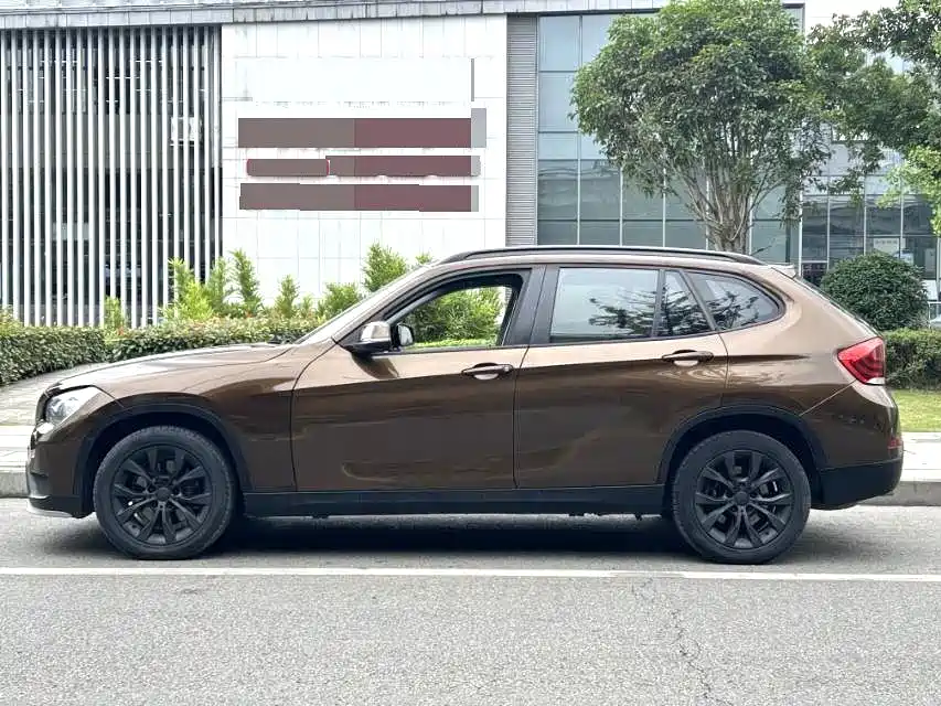 BMW X1 2014 sDrive18i Fashion Edition фото 6