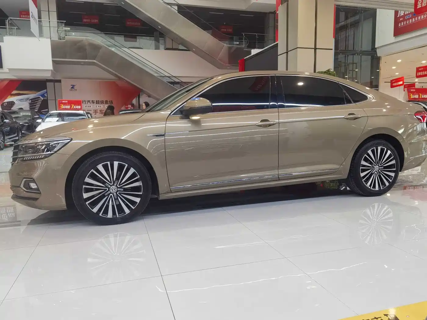 Volkswagen Passat 2020 330TSI Luxury Edition China VI фото 7