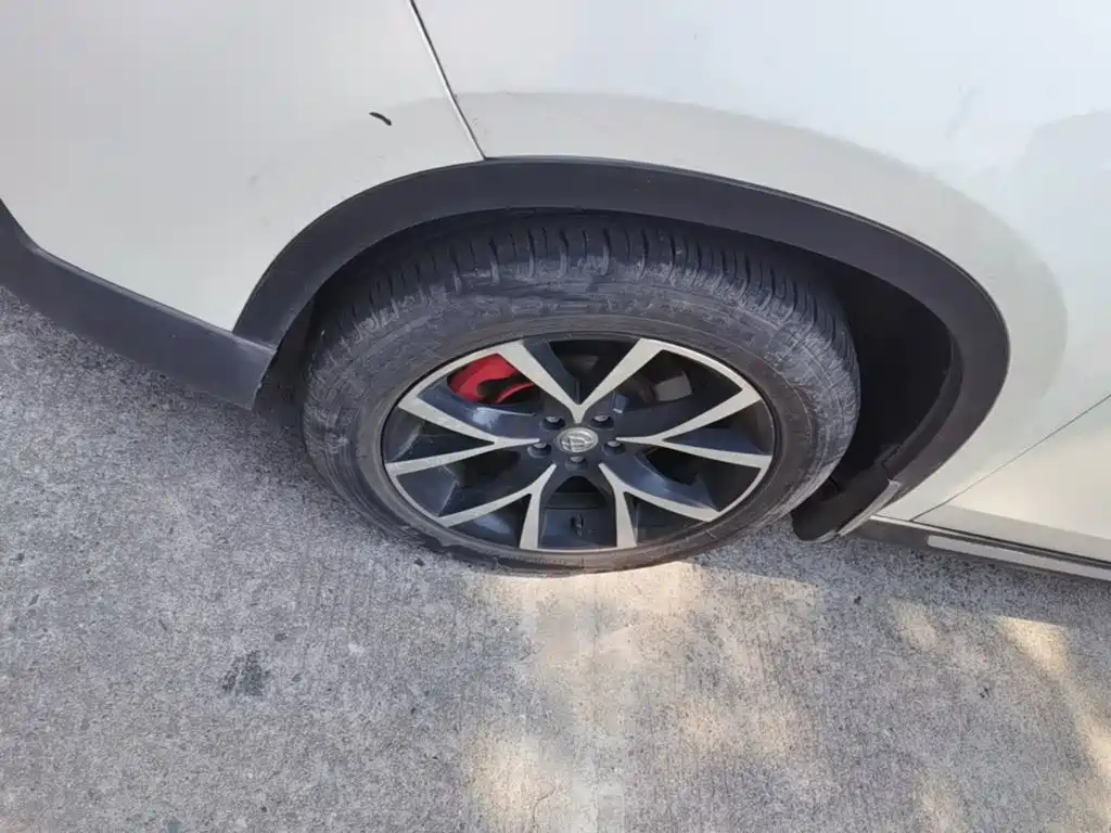 Zhonghua V5 2016 2016 1.5T Manual 2WD Smart Edition