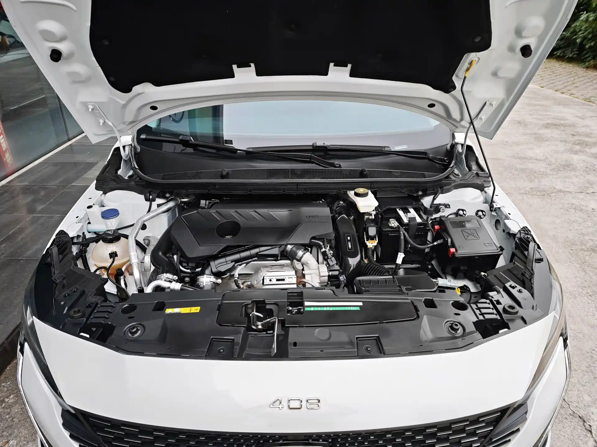 Photo 13 - Peugeot 408