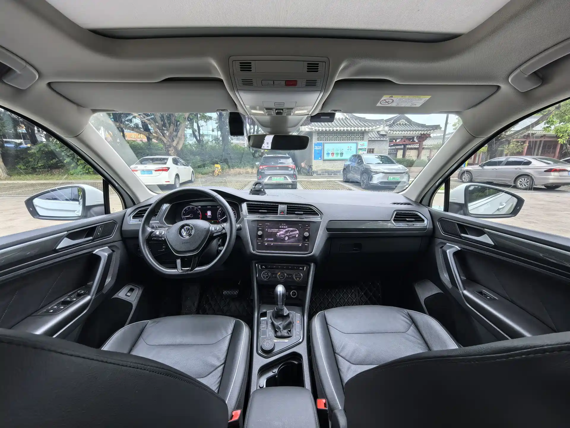 صورة 5 - Volkswagen Tiguan