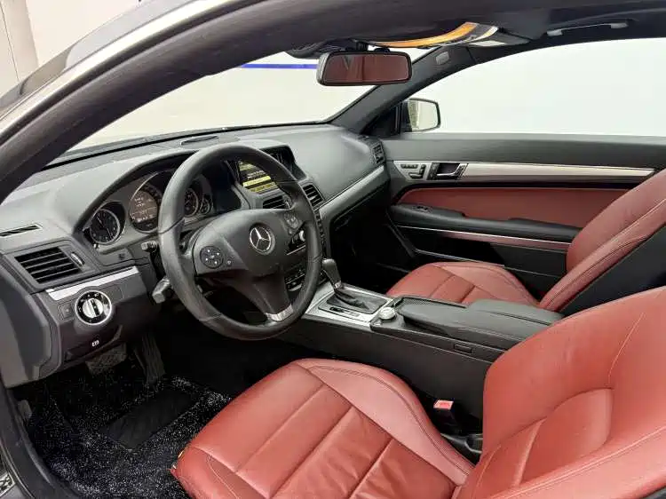 صورة 9 - Mercedes-Benz E-Class (Import)