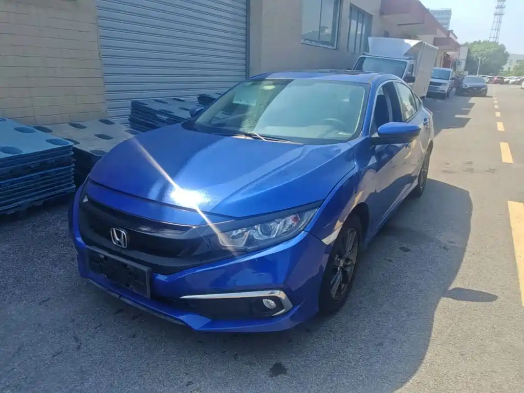 Фото 2 - Honda Civic