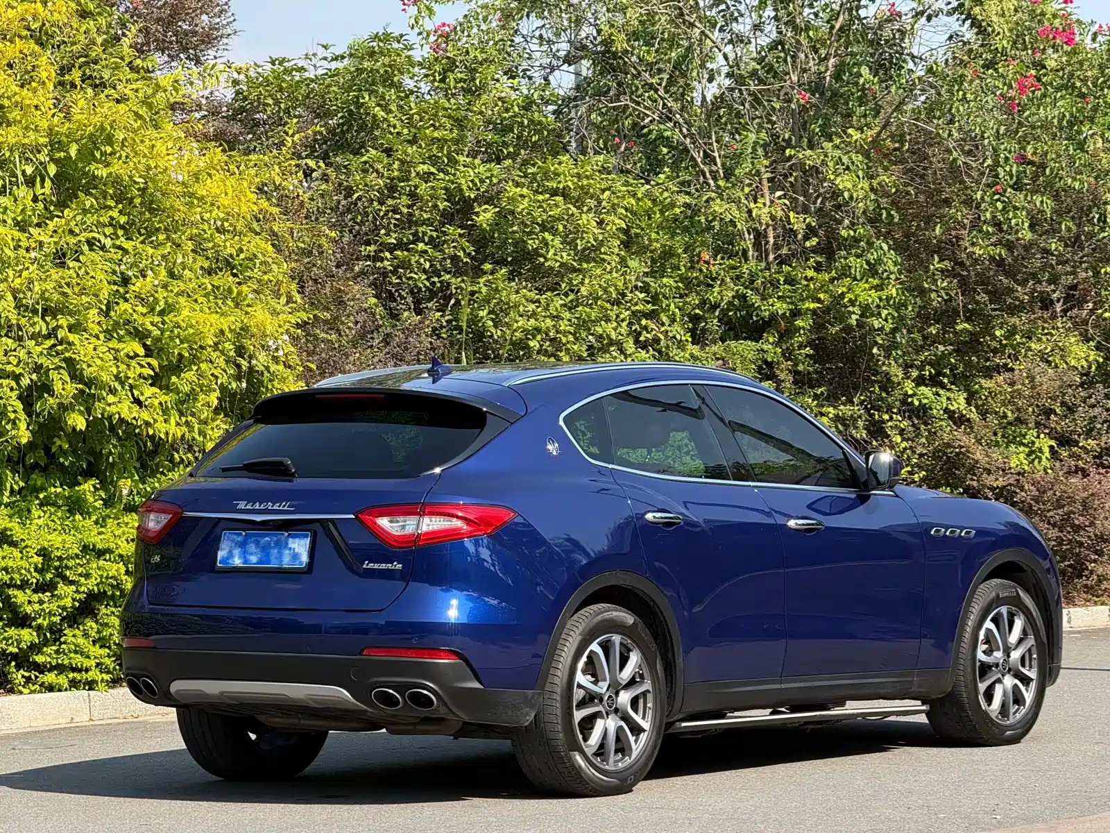 Photo 7 - Maserati Levante