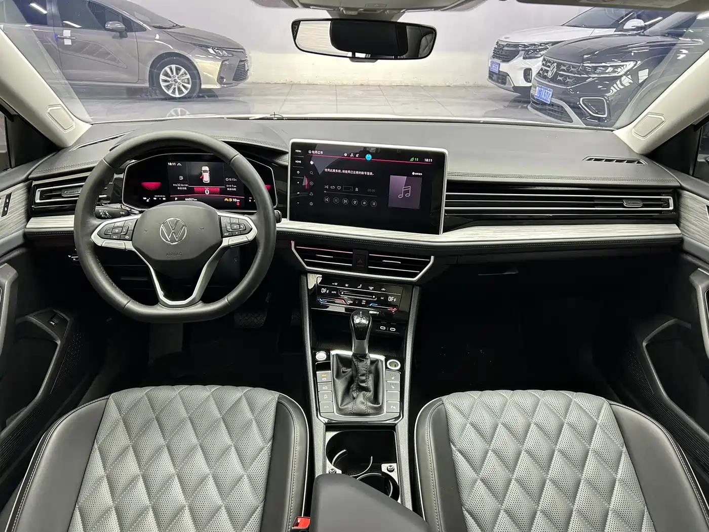 Volkswagen Sagitar 2022 280TSI DSG Surpassing Edition фото 17
