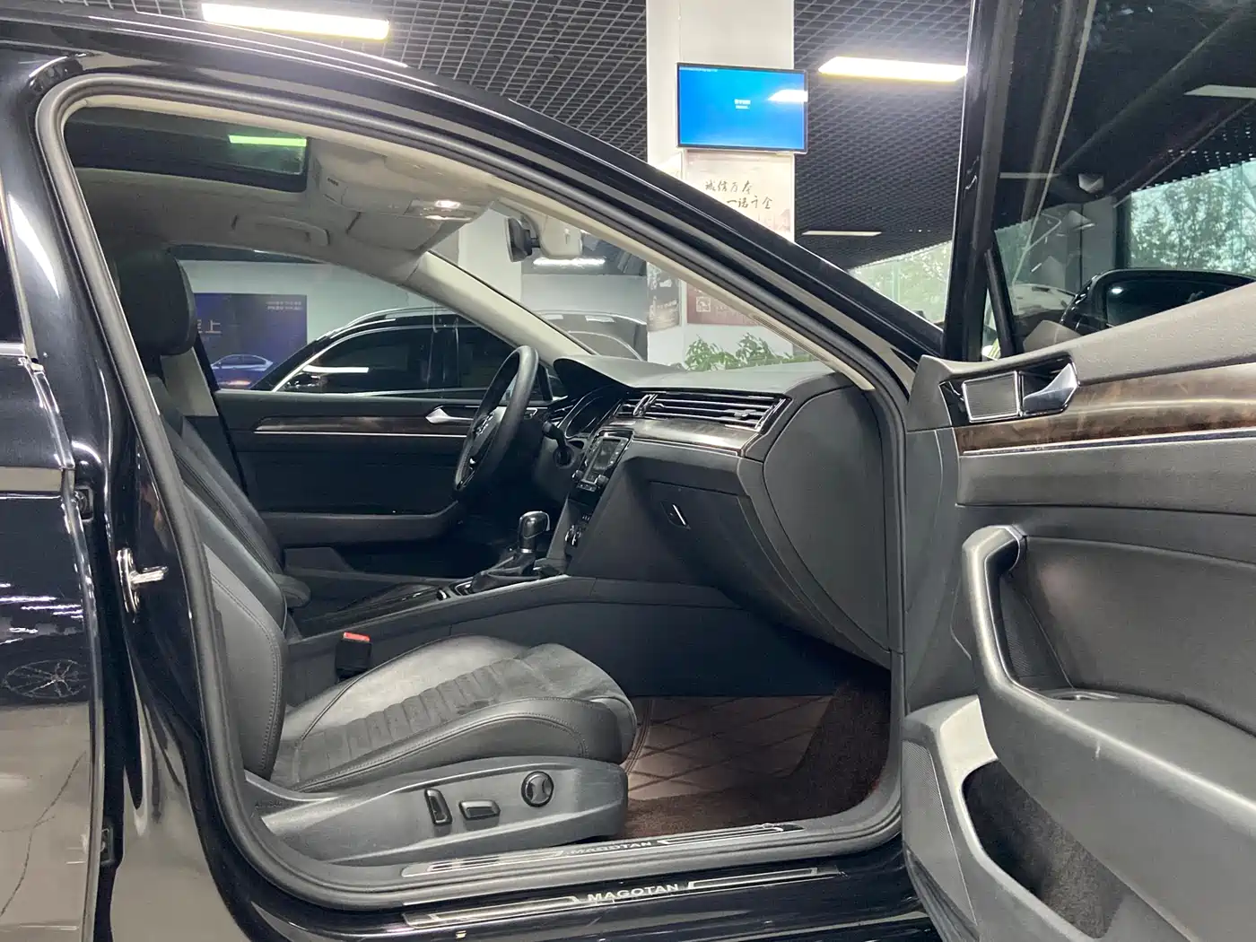 Volkswagen Magotan 2017 330TSI DSG Luxury фото 18