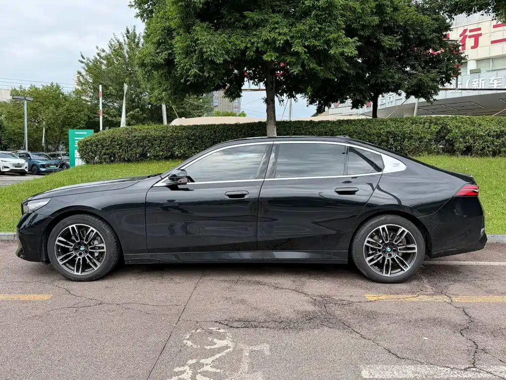 2026 BMW 5 Series