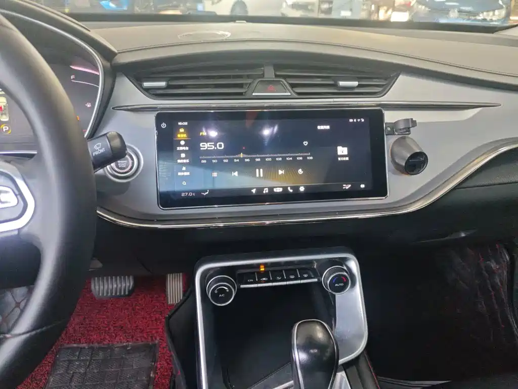 Фото 9 - Geely Binrui
