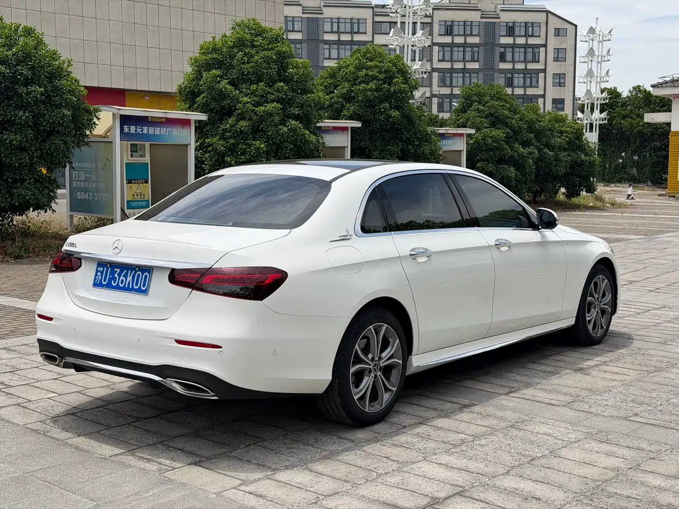 Mercedes-Benz E-Class 2023 E 300 L Sport Fashion фото 17