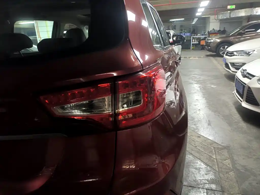 Фото 8 - Changan CS75