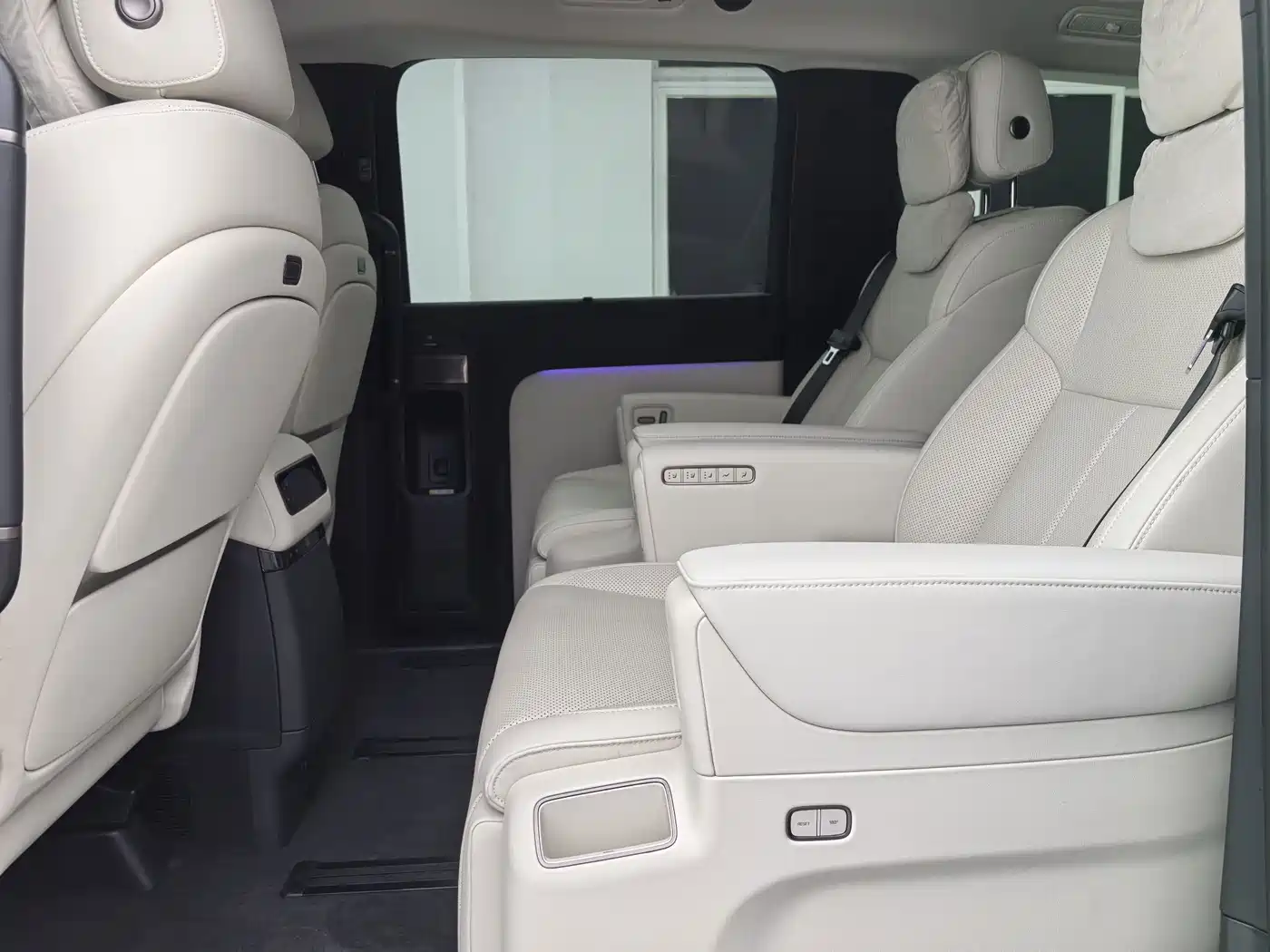 Li Auto MEGA 2025 2025 Model Home Family Special Edition