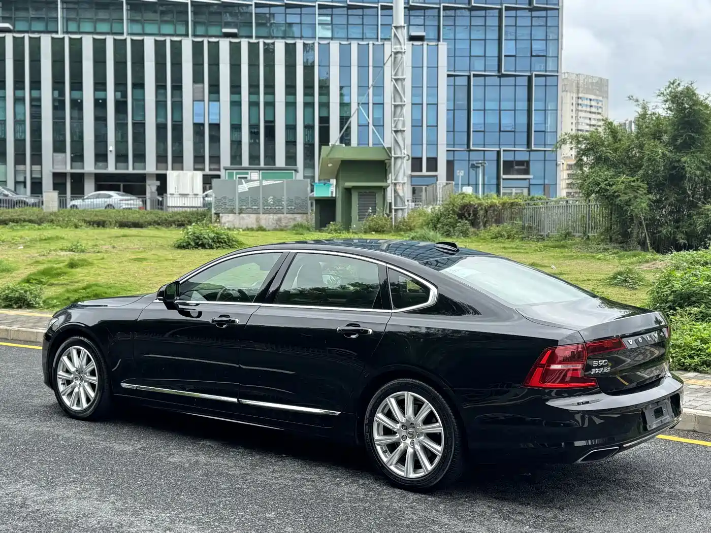 Volvo S90 2020 T5 Momentum Luxury Edition фото 12