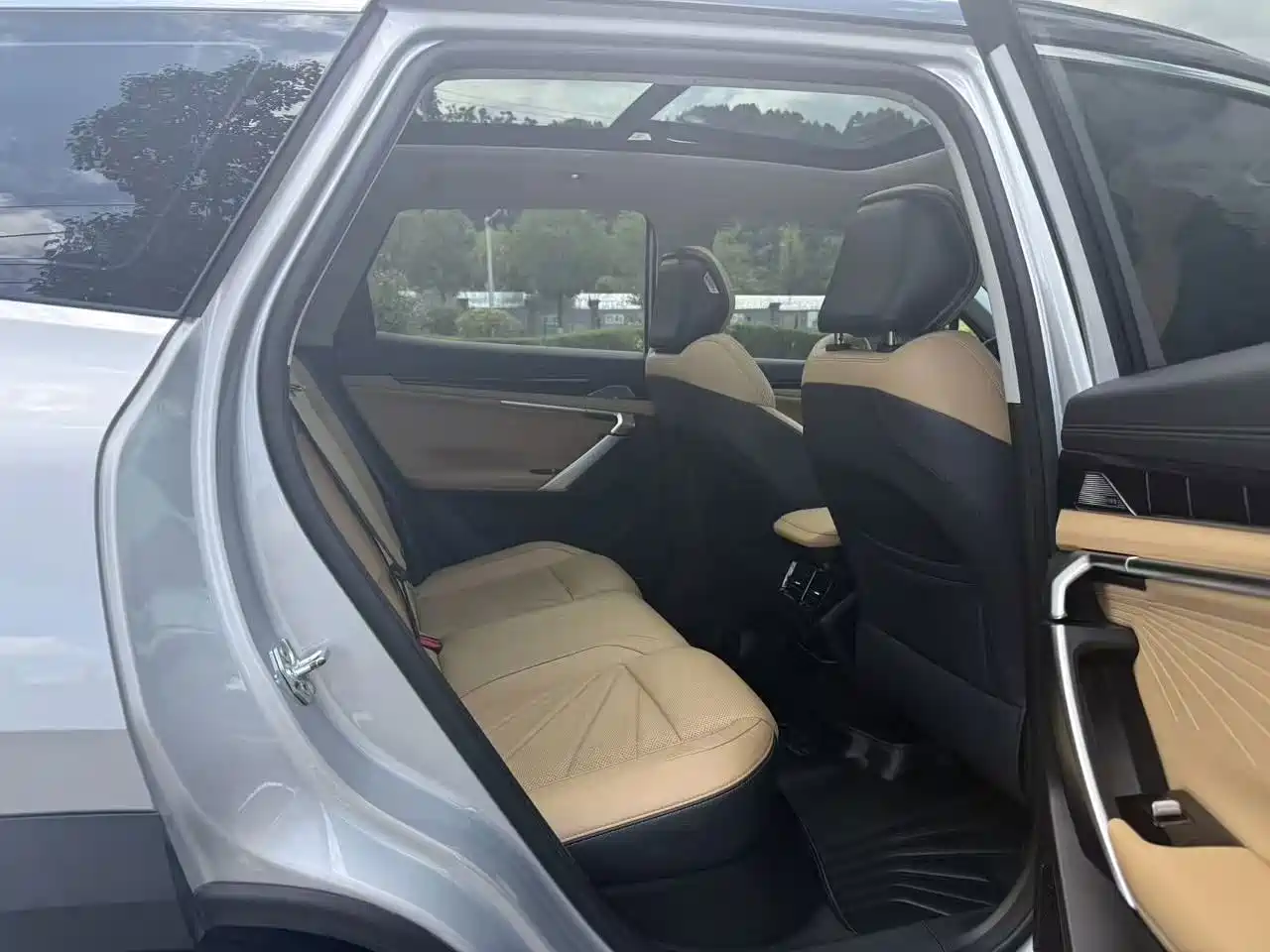 Geely Boyue L 2022 2023 1.5TD DCT Premium