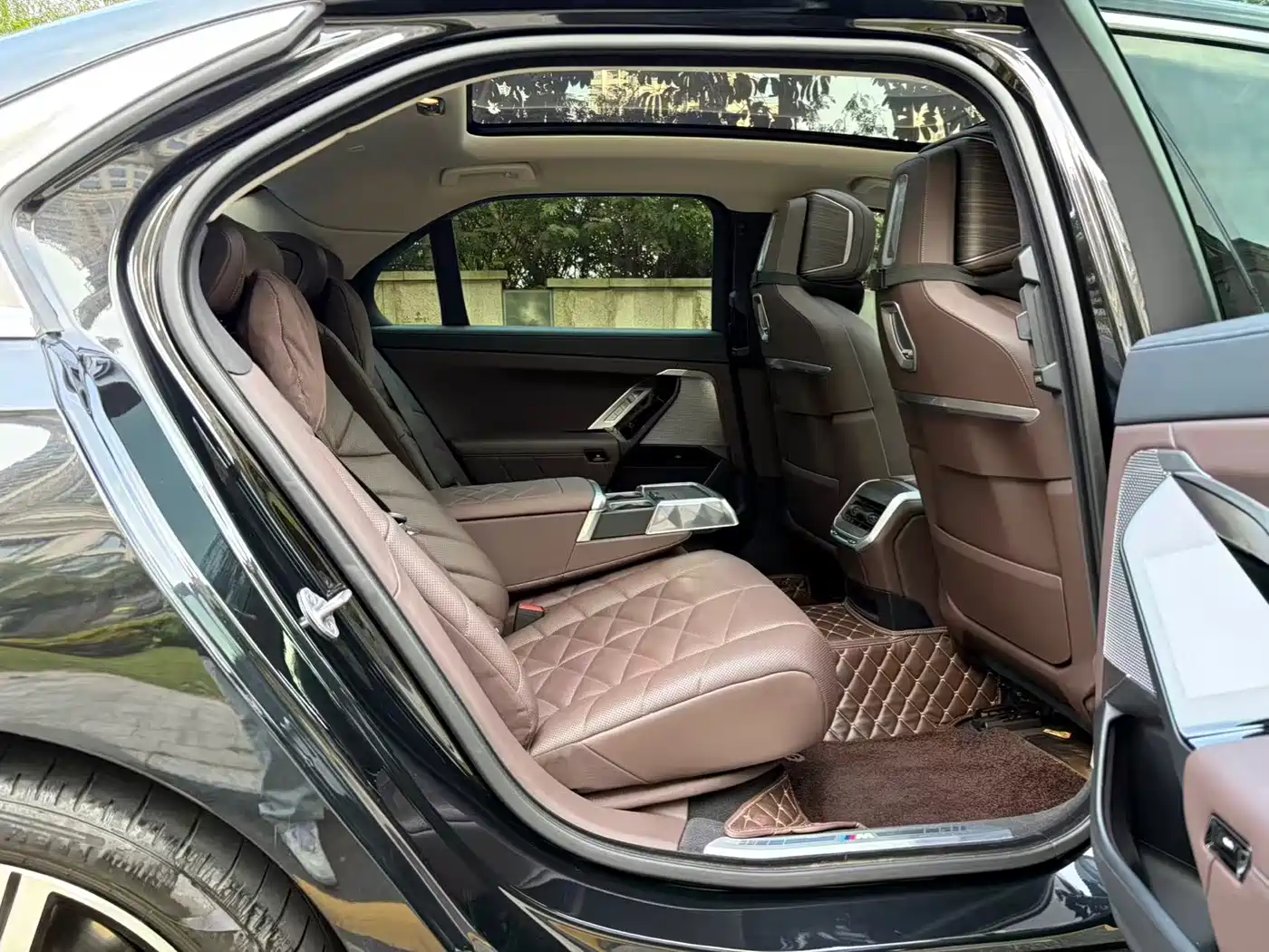 BMW 7-SERIES