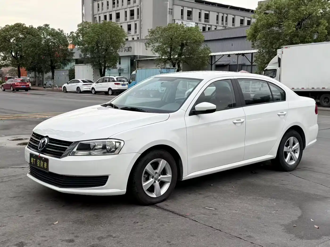 Volkswagen Lavida 2013 Facelift Classic 1.6L Automatic Trend